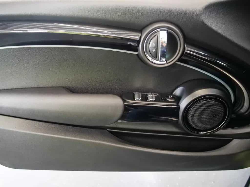 MINI Cooper Cabrio Cooper Younique Trim Nav LED RFK+PDC Shz 18" 01/2022-photo-20
