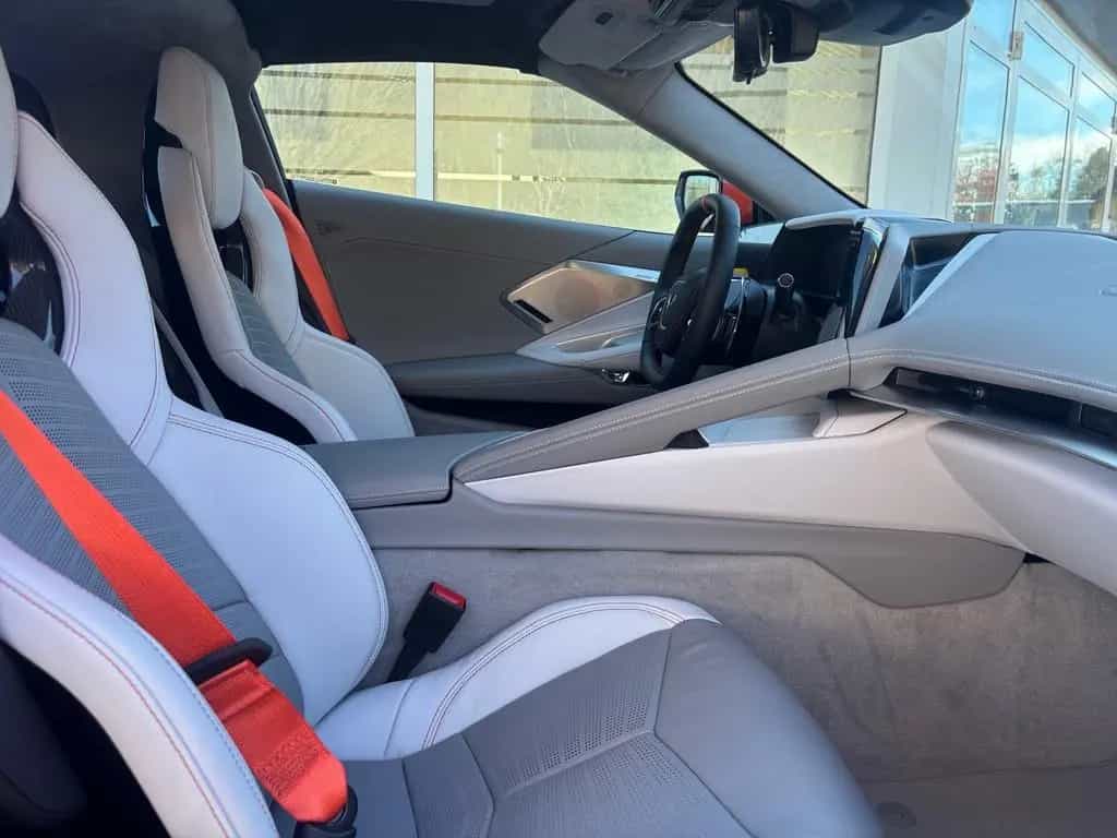 Corvette C8 Stingray Coupé 3LT 26 new Interior/Spoiler null-photo-11