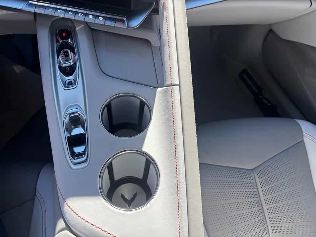 Corvette C8 Stingray Coupé 3LT 26 new Interior/Spoiler null-photo-12
