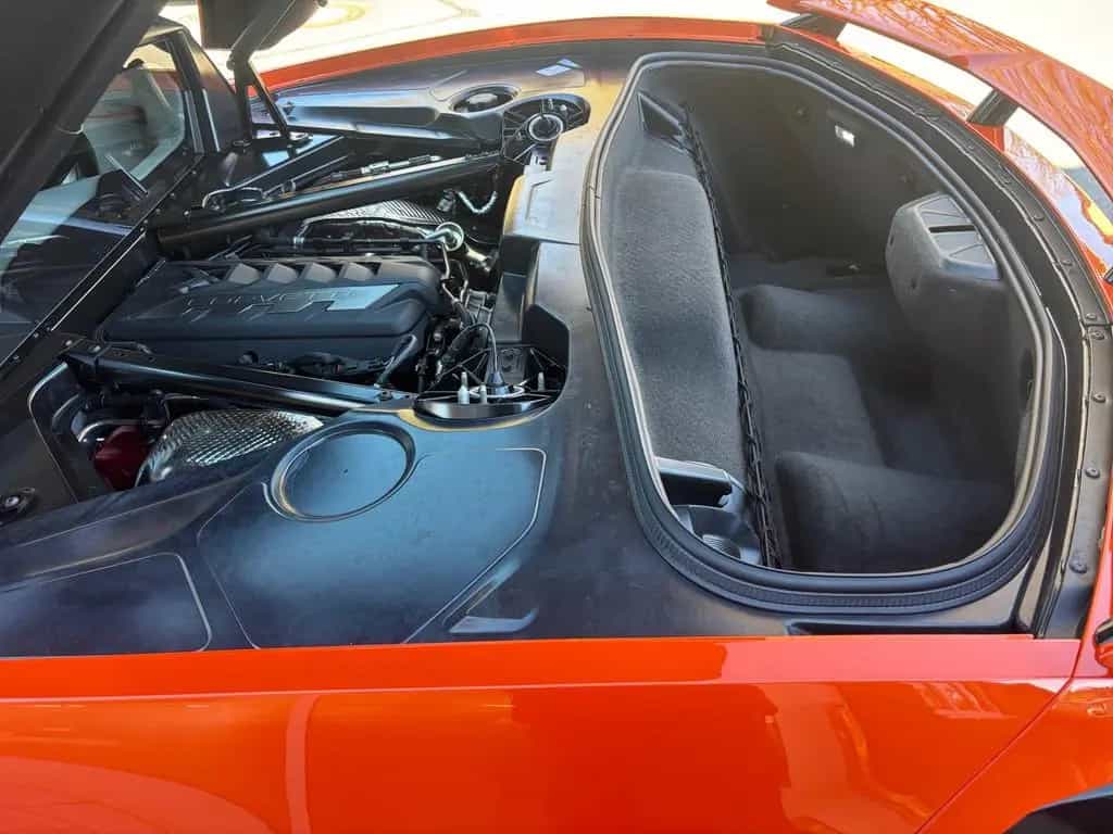 Corvette C8 Stingray Coupé 3LT 26 new Interior/Spoiler null-photo-17