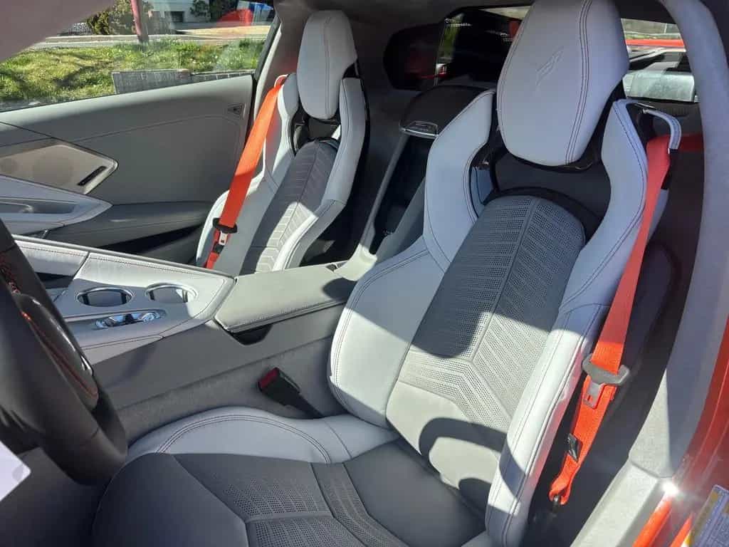 Corvette C8 Stingray Coupé 3LT 26 new Interior/Spoiler null-photo-8