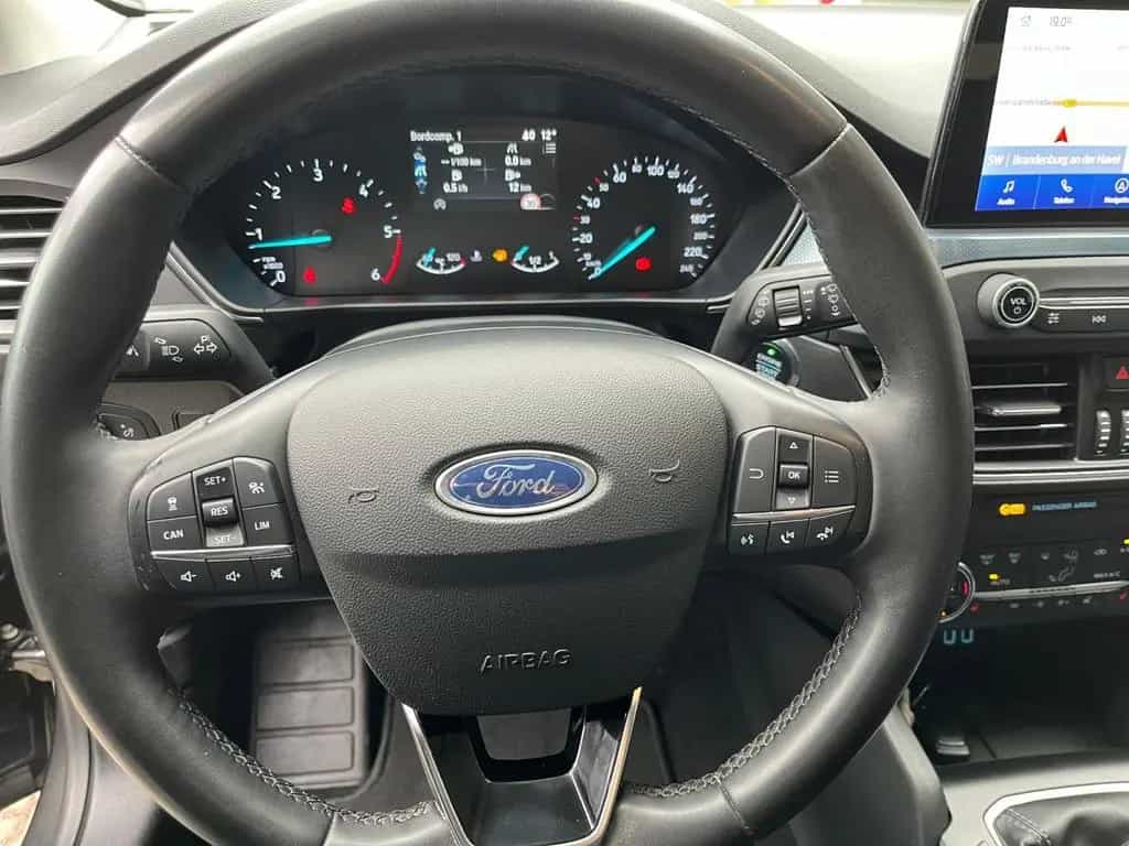 Ford Focus Turnier Active 1.5 EcoBlue Winter Paket 07/2021-photo-17