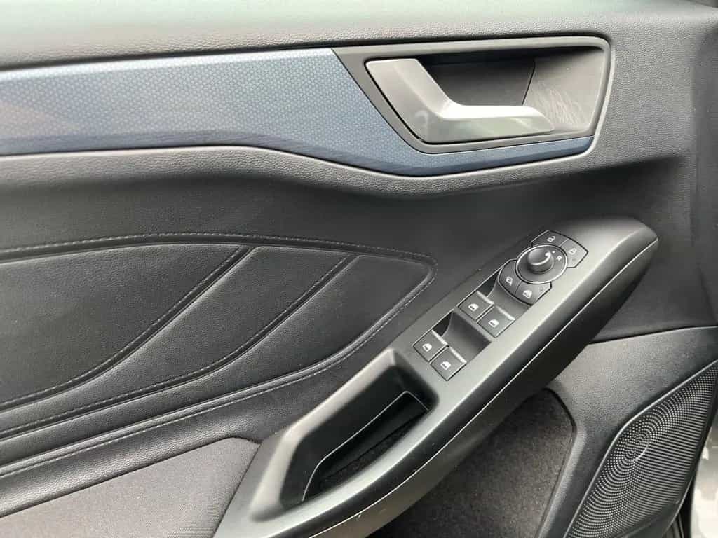 Ford Focus Turnier Active 1.5 EcoBlue Winter Paket 07/2021-photo-18