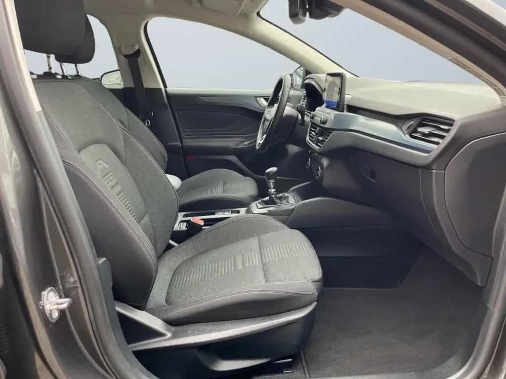 Ford Focus Turnier Active 1.5 EcoBlue Winter Paket 07/2021-photo-9