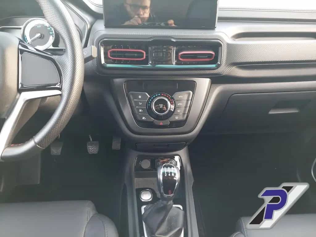 SWM G03 Digitales Cockpit Apple CarPlay Android Auto null-photo-24