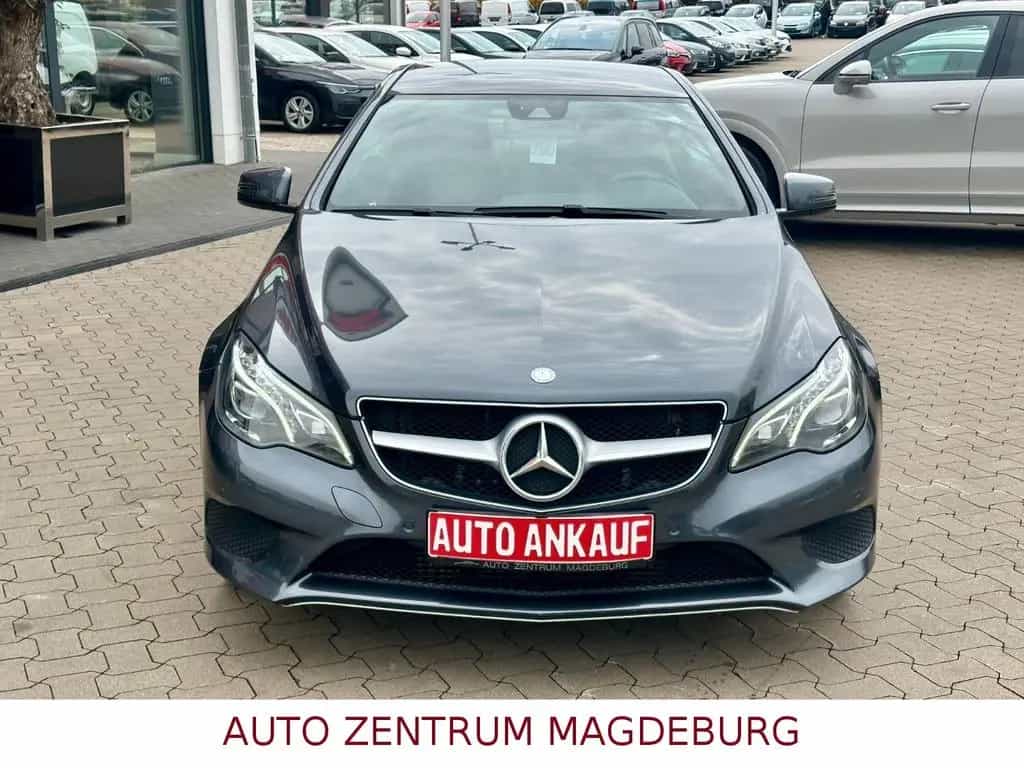 Mercedes-Benz E 200 Coupe *LED*NAVI*SPORTPAKET*TEMPOMAT* 12/2015-photo-2