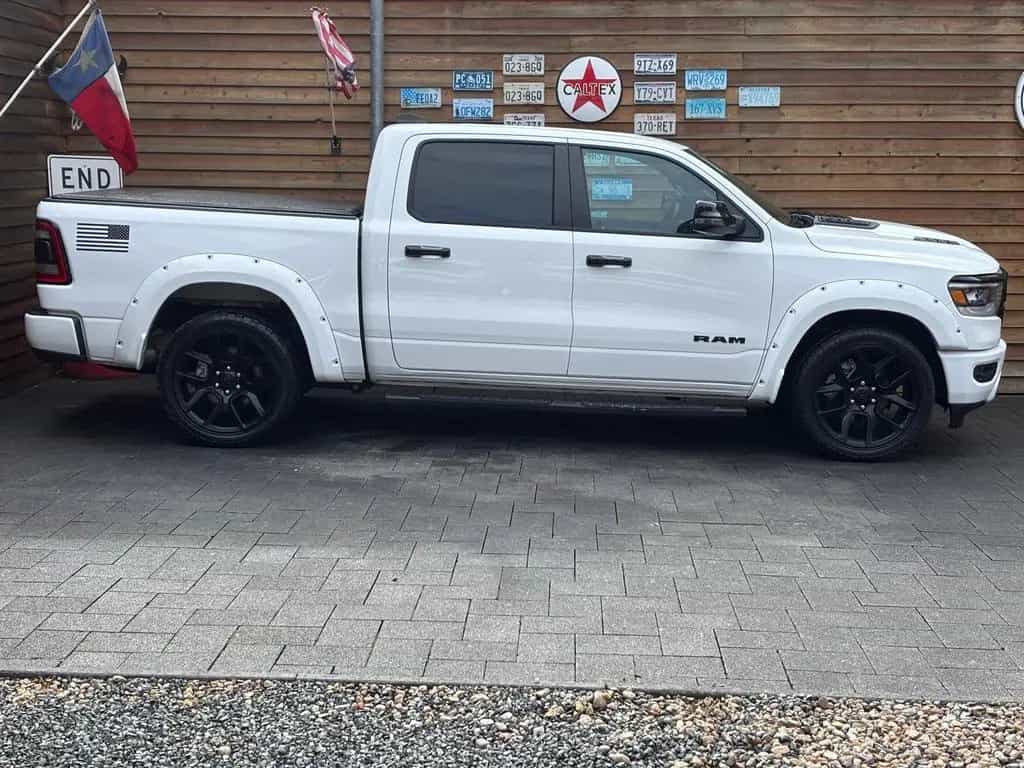 Dodge RAM 1500 Laramie 5.7L 12Zoll Display 4x4 LPG AHK 05/2023-photo-15