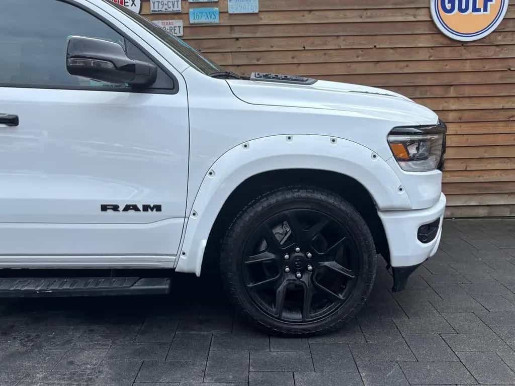 Dodge RAM 1500 Laramie 5.7L 12Zoll Display 4x4 LPG AHK 05/2023-photo-16