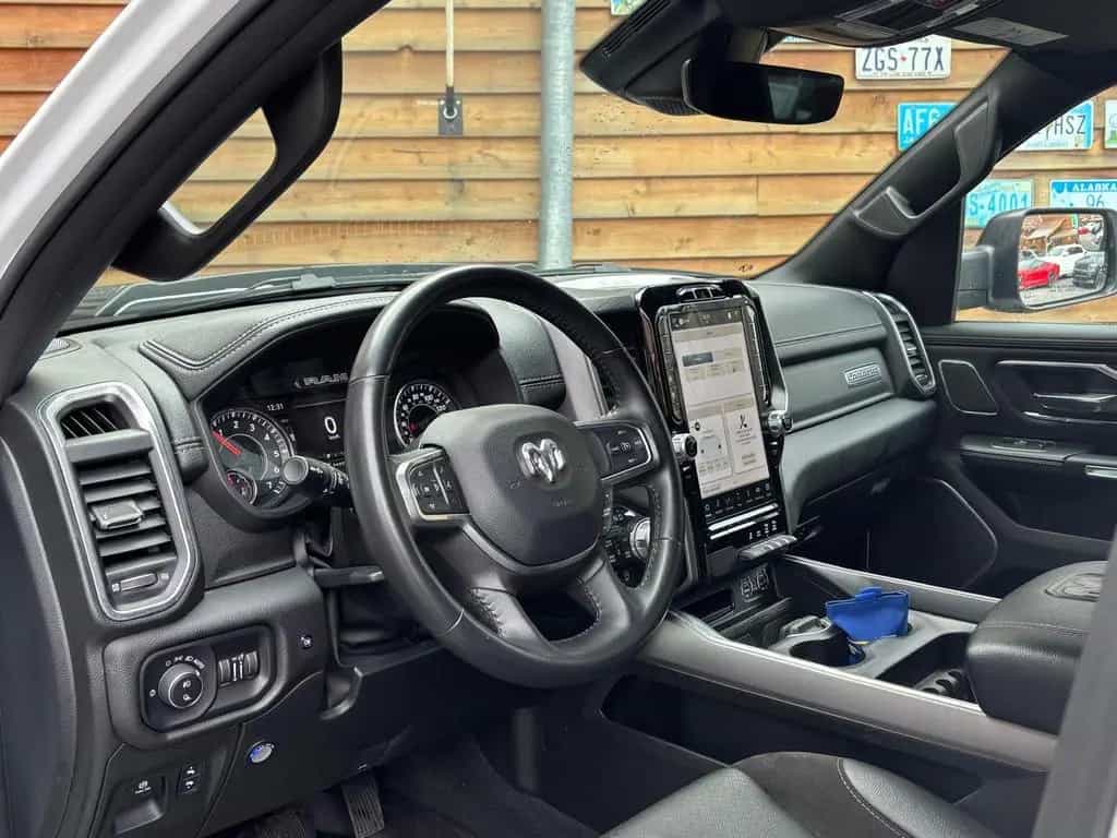Dodge RAM 1500 Laramie 5.7L 12Zoll Display 4x4 LPG AHK 05/2023-photo-18