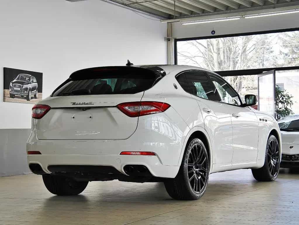 Maserati Levante 3.0d Q4 *KAMERA*SPUR*SKYHOOK*LUFT*21 10/2016-photo-1