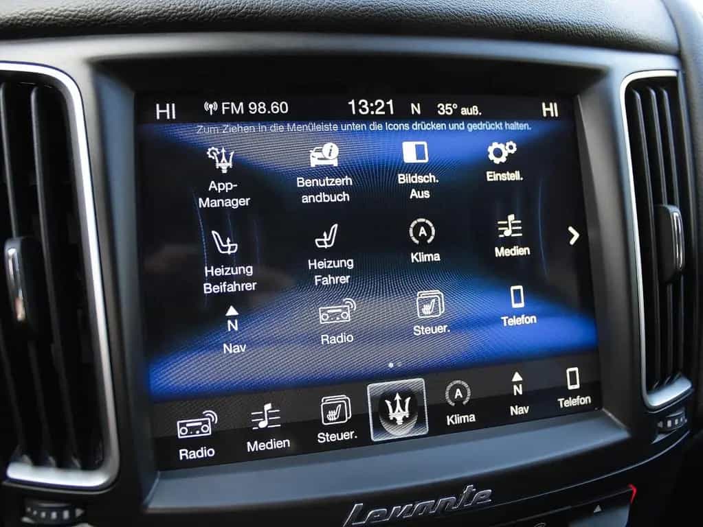 Maserati Levante 3.0d Q4 *KAMERA*SPUR*SKYHOOK*LUFT*21 10/2016-photo-10