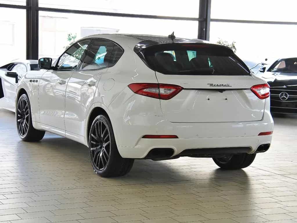 Maserati Levante 3.0d Q4 *KAMERA*SPUR*SKYHOOK*LUFT*21 10/2016-photo-3