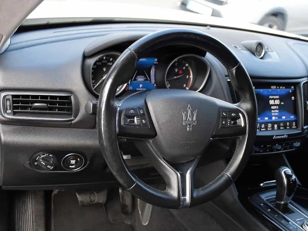 Maserati Levante 3.0d Q4 *KAMERA*SPUR*SKYHOOK*LUFT*21 10/2016-photo-7