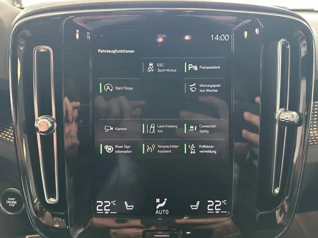 Volvo XC40 R Design 2WD Automatik Kamera Navi LED 10/2020-photo-16