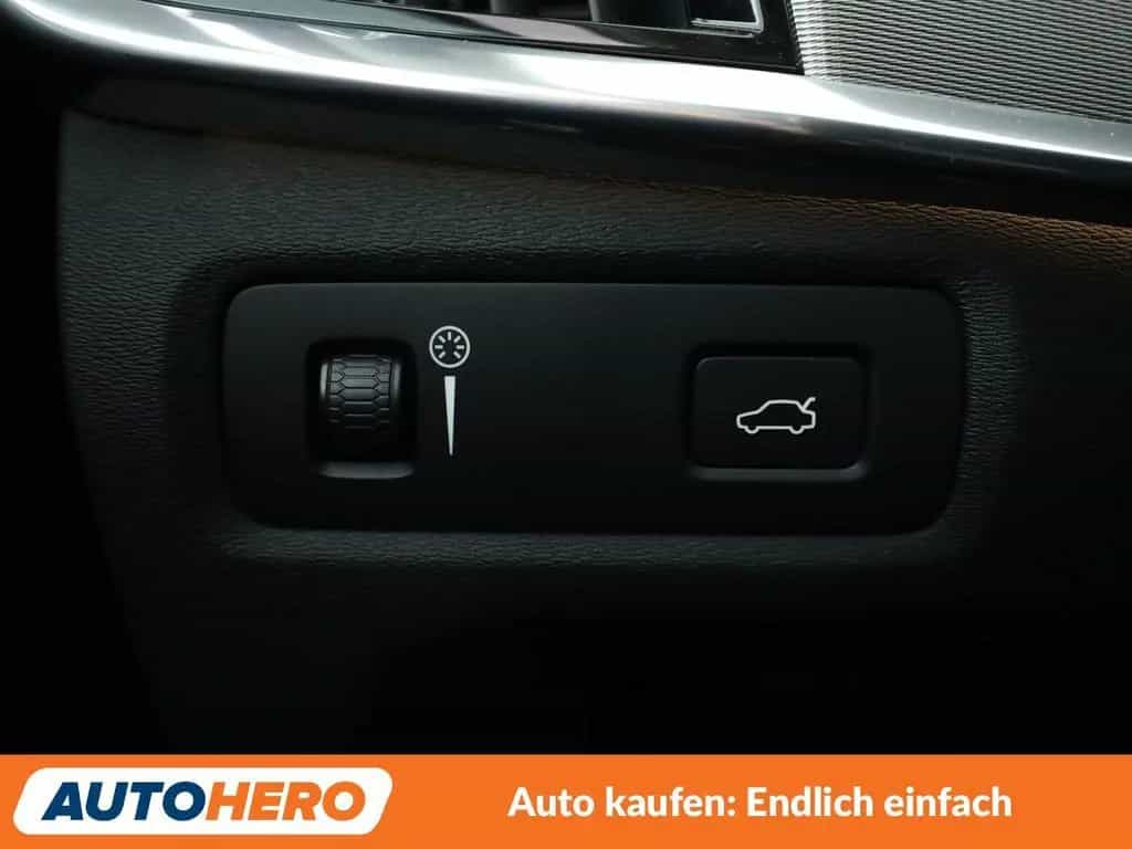 Volvo V90 2.0 D4 Inscription Aut.*NAVI*HUD*LED* 05/2017-photo-32