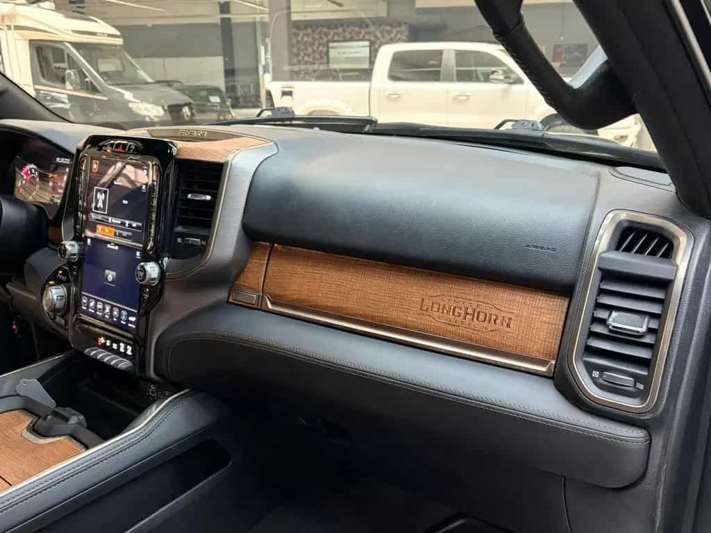 Dodge RAM 1500 LongHorn 4x4 Leder Pano LED 360°Luft-FW 04/2022-photo-15