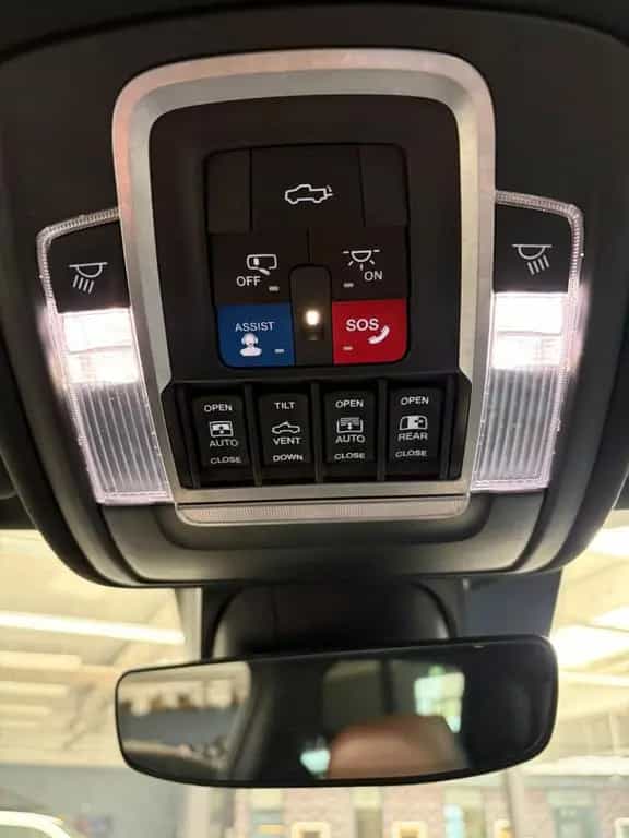 Dodge RAM 1500 LongHorn 4x4 Leder Pano LED 360°Luft-FW 04/2022-photo-18