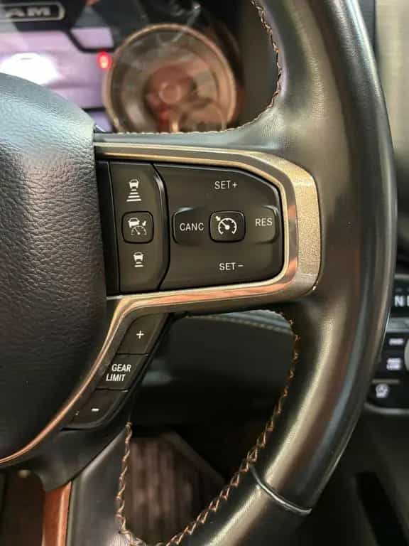 Dodge RAM 1500 LongHorn 4x4 Leder Pano LED 360°Luft-FW 04/2022-photo-21