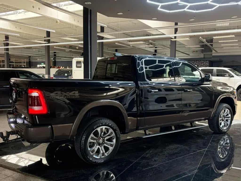 Dodge RAM 1500 LongHorn 4x4 Leder Pano LED 360°Luft-FW 04/2022-photo-44