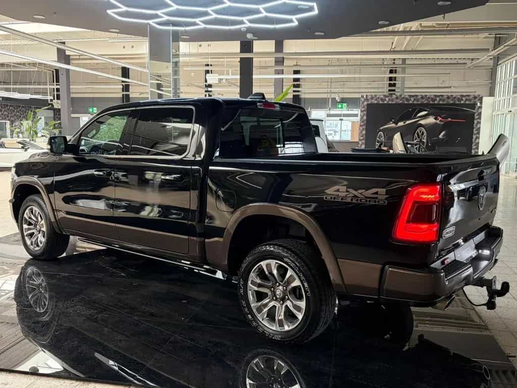 Dodge RAM 1500 LongHorn 4x4 Leder Pano LED 360°Luft-FW 04/2022-photo-47