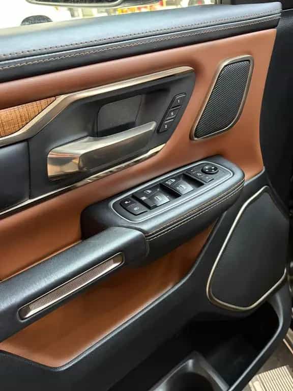 Dodge RAM 1500 LongHorn 4x4 Leder Pano LED 360°Luft-FW 04/2022-photo-7
