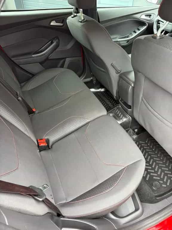 Ford Focus Turnier ST-Line Automatik Navi Kamera PDC 04/2018-photo-13