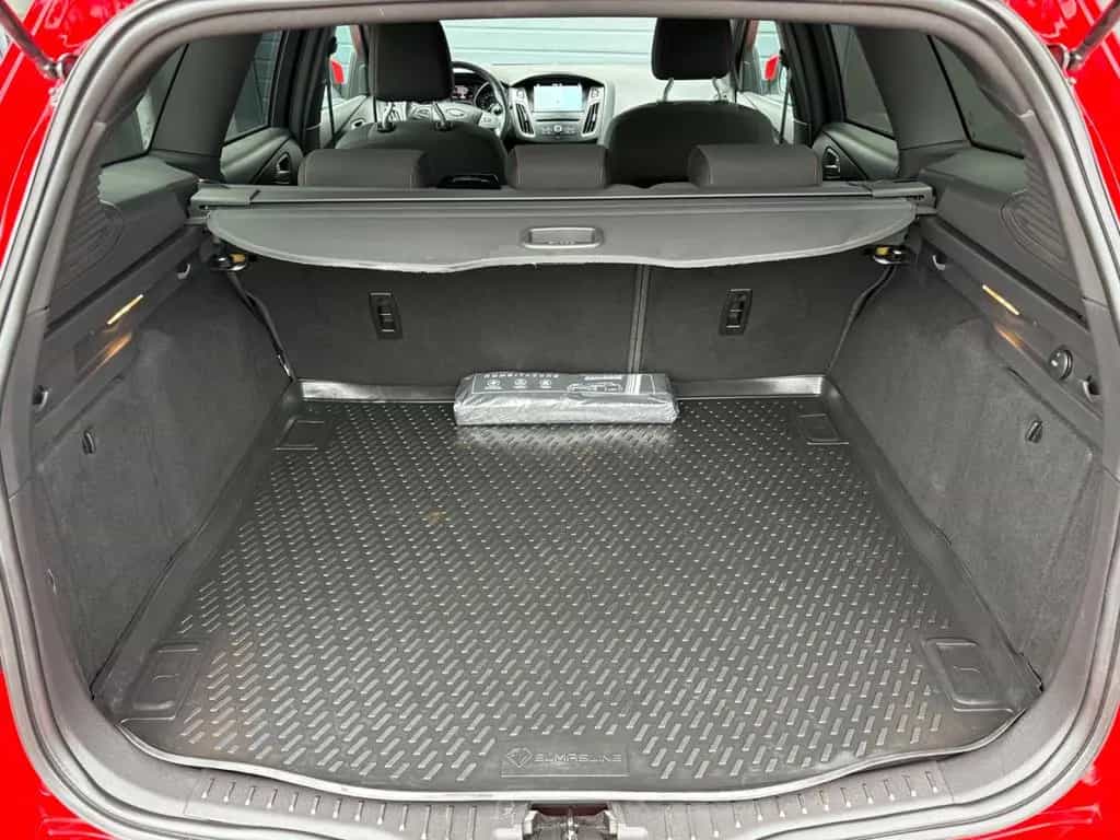 Ford Focus Turnier ST-Line Automatik Navi Kamera PDC 04/2018-photo-14