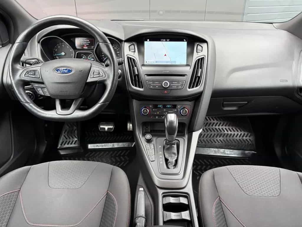 Ford Focus Turnier ST-Line Automatik Navi Kamera PDC 04/2018-photo-7