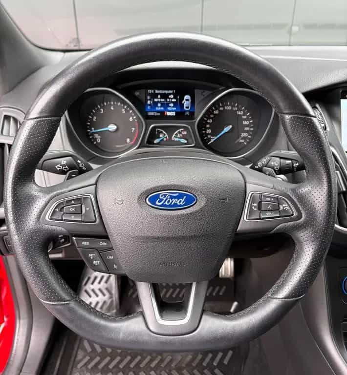 Ford Focus Turnier ST-Line Automatik Navi Kamera PDC 04/2018-photo-8