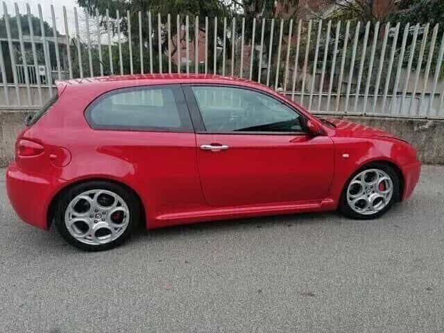 Alfa Romeo 147 3.2i V6 24V cat 3 porte GTA 02/2004-photo-2