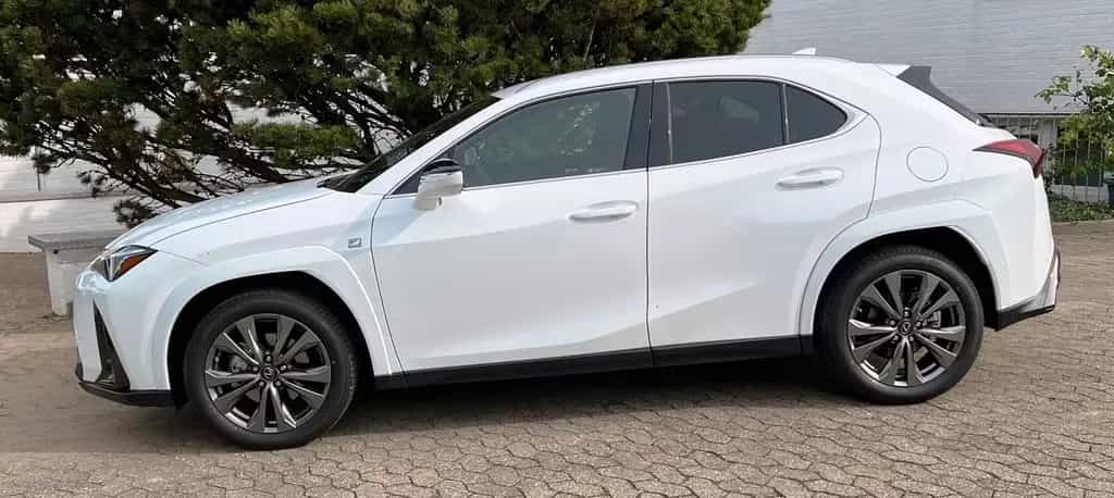 Lexus UX 250H F Sport Leder Kamera SHZ 09/2023-photo-2