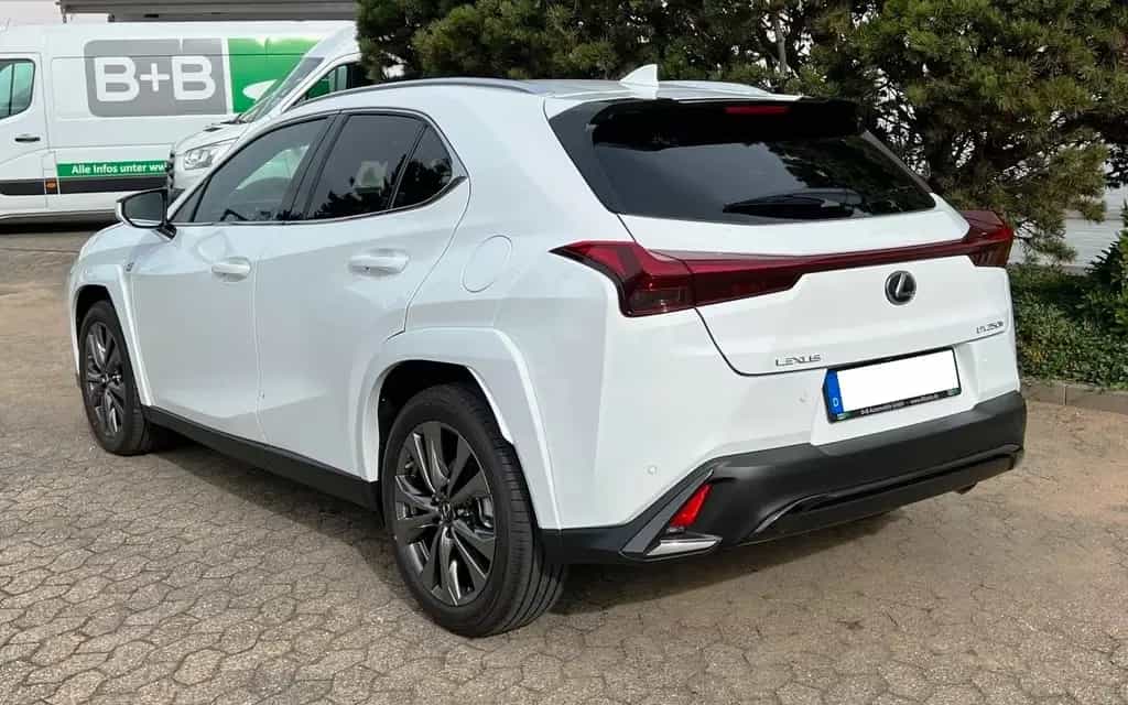 Lexus UX 250H F Sport Leder Kamera SHZ 09/2023-photo-3