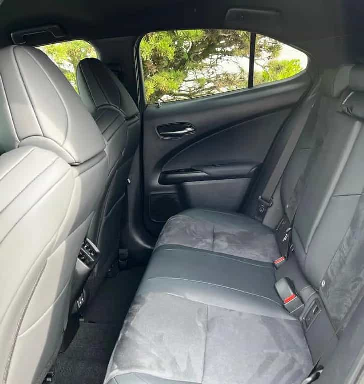 Lexus UX 250H F Sport Leder Kamera SHZ 09/2023-photo-7