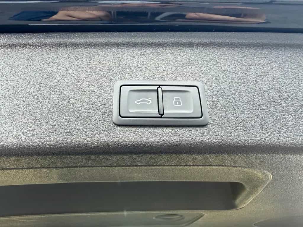 Audi Q3 S-LINE-SPORTPLUS°AUT°57TKM°NAV°KAM°AHK°RENTNR 09/2016-photo-22