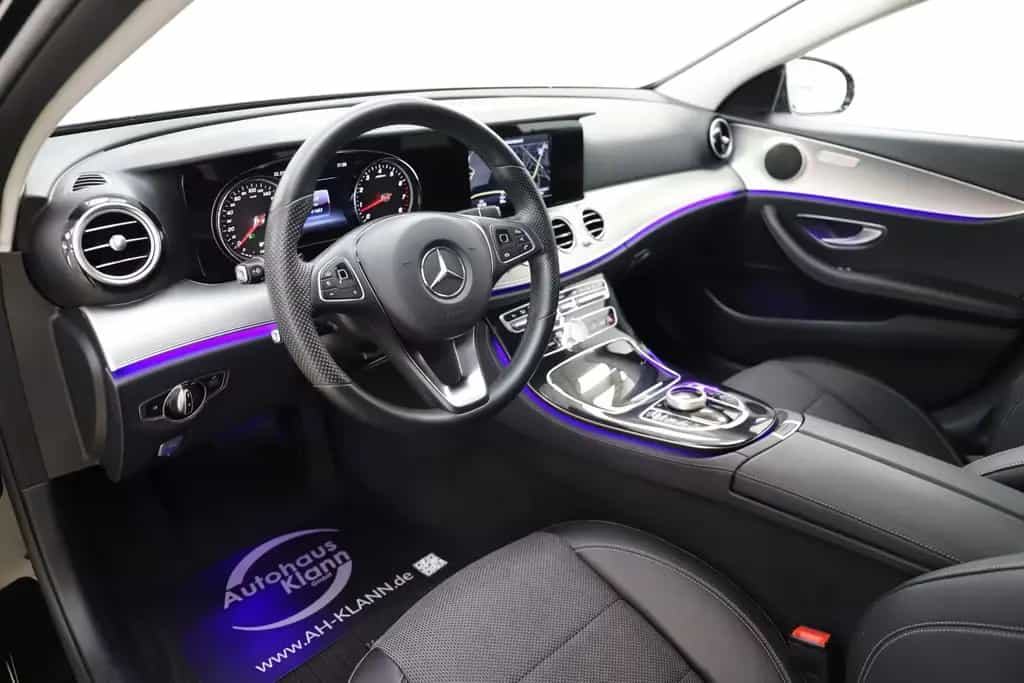 Mercedes-Benz E-Class 200 T 184PS 9G AMG Line Night RCAM LED 11/2016-photo-12
