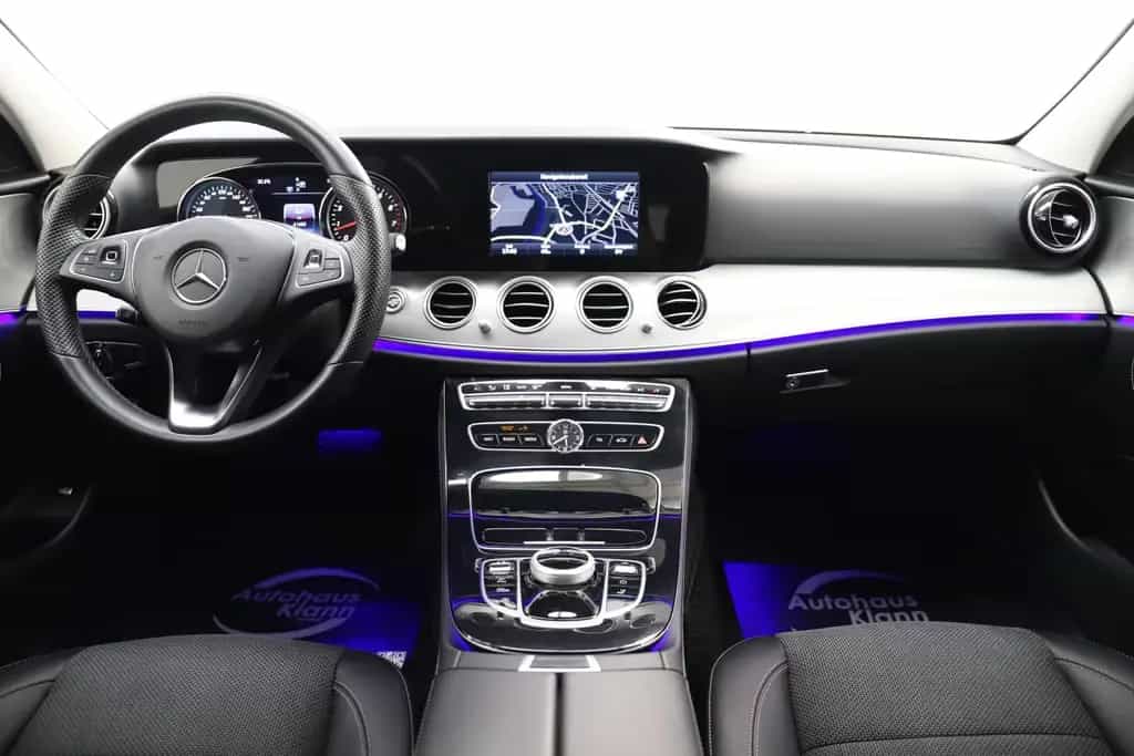 Mercedes-Benz E-Class 200 T 184PS 9G AMG Line Night RCAM LED 11/2016-photo-13