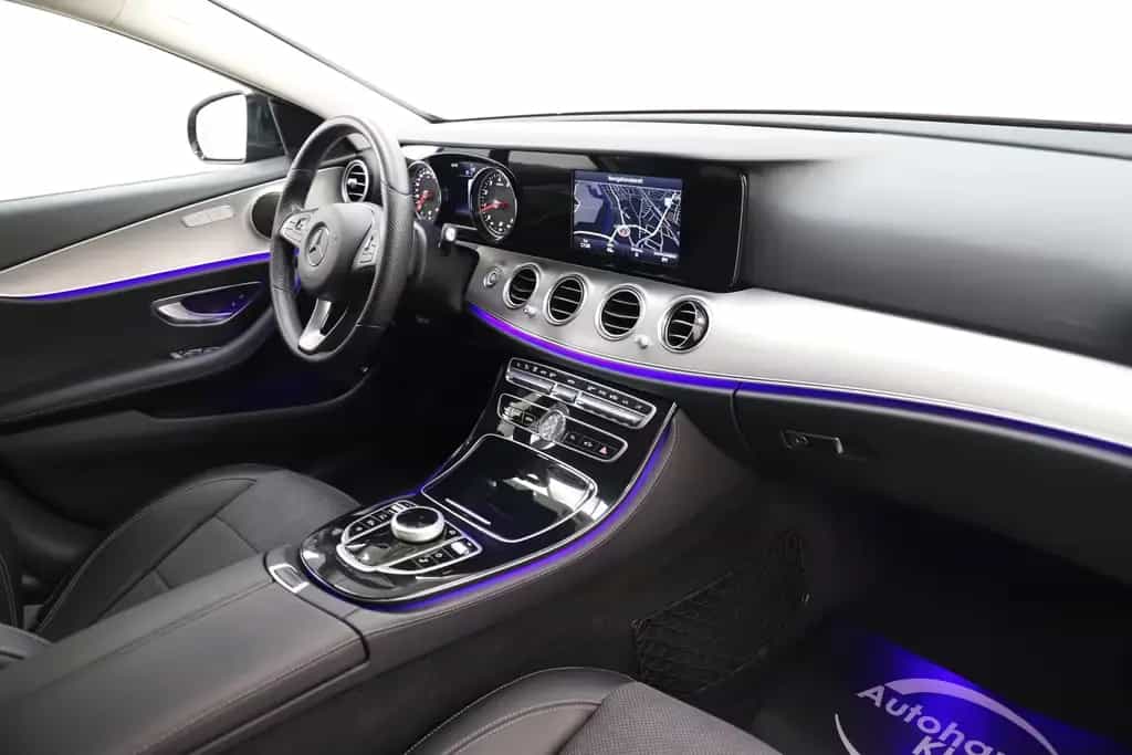 Mercedes-Benz E-Class 200 T 184PS 9G AMG Line Night RCAM LED 11/2016-photo-14