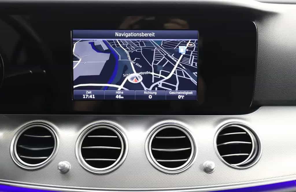 Mercedes-Benz E-Class 200 T 184PS 9G AMG Line Night RCAM LED 11/2016-photo-15