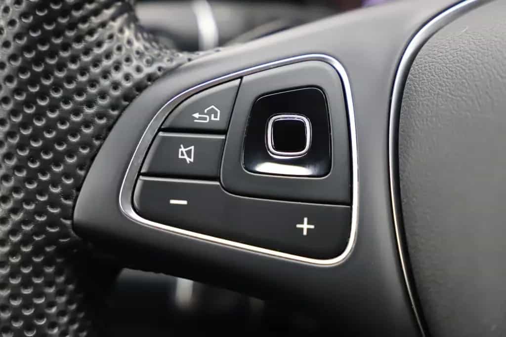 Mercedes-Benz E-Class 200 T 184PS 9G AMG Line Night RCAM LED 11/2016-photo-21