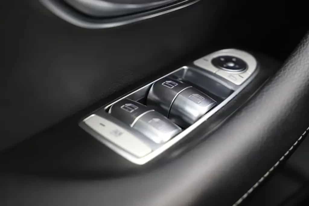 Mercedes-Benz E-Class 200 T 184PS 9G AMG Line Night RCAM LED 11/2016-photo-28