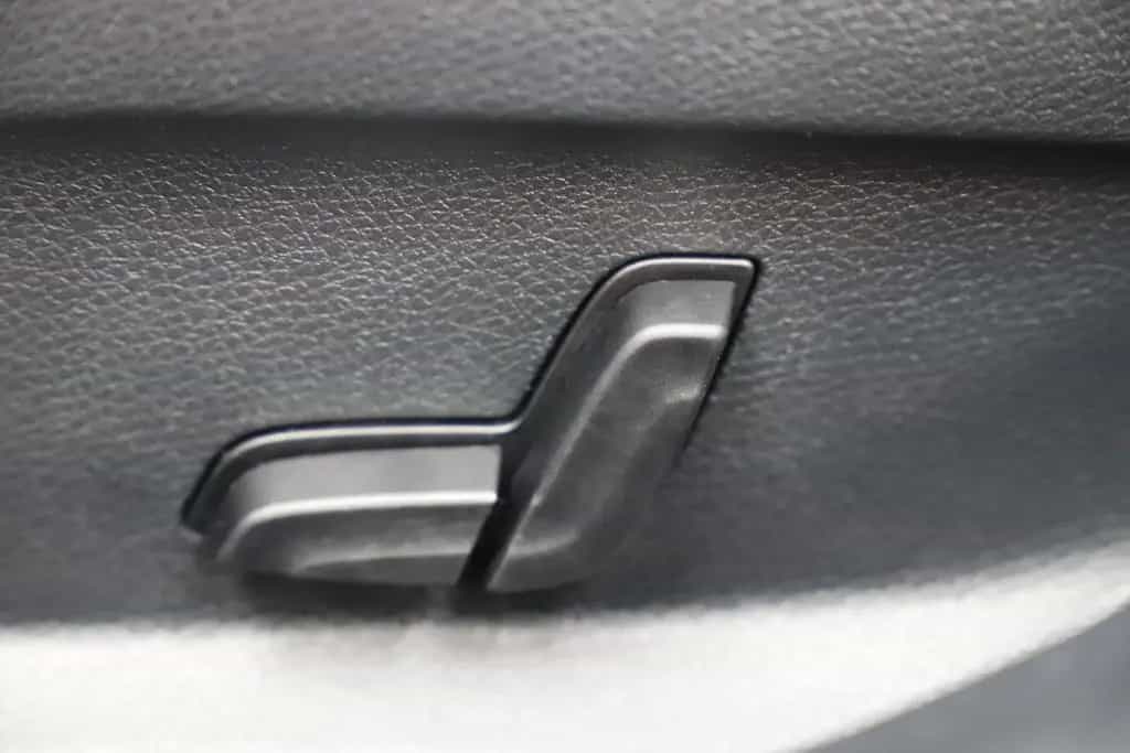 Mercedes-Benz E-Class 200 T 184PS 9G AMG Line Night RCAM LED 11/2016-photo-33
