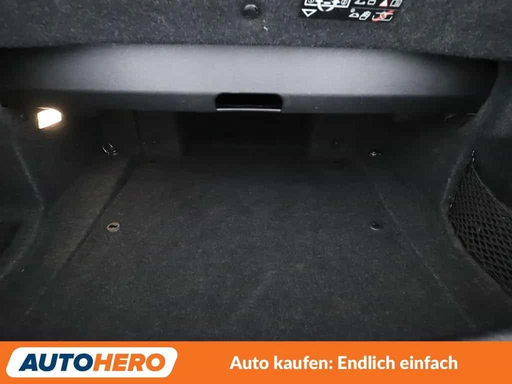 BMW 2 Series 218i Sport Line *NAV*XENON*TEMP*PDC*SHZ*ALU* 03/2016-photo-17