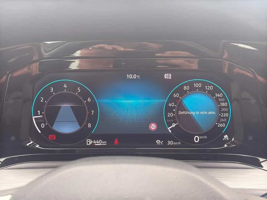 Volkswagen Golf VIII Lim. Style 1ST Edi*PANO*SPUR*ACC*NAVI 01/2020-photo-17