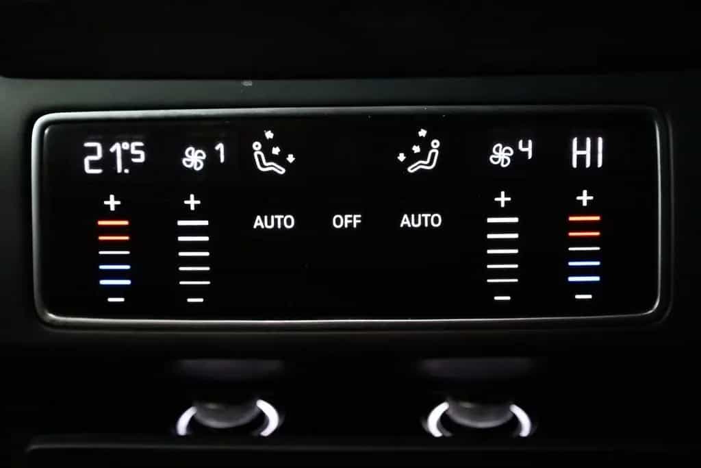 Lamborghini Urus *Panorama*AHK*Bang & Olufsen 12/2018-photo-11