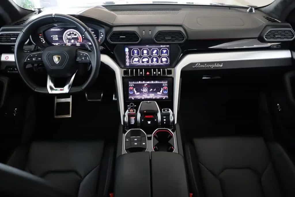 Lamborghini Urus *Panorama*AHK*Bang & Olufsen 12/2018-photo-18