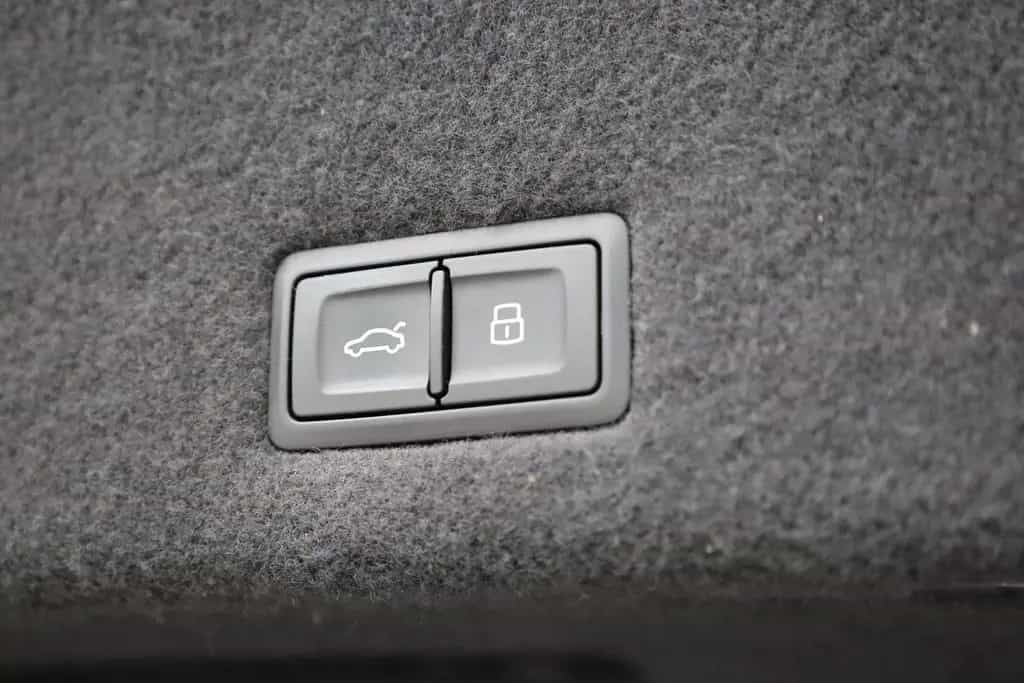 Lamborghini Urus *Panorama*AHK*Bang & Olufsen 12/2018-photo-33