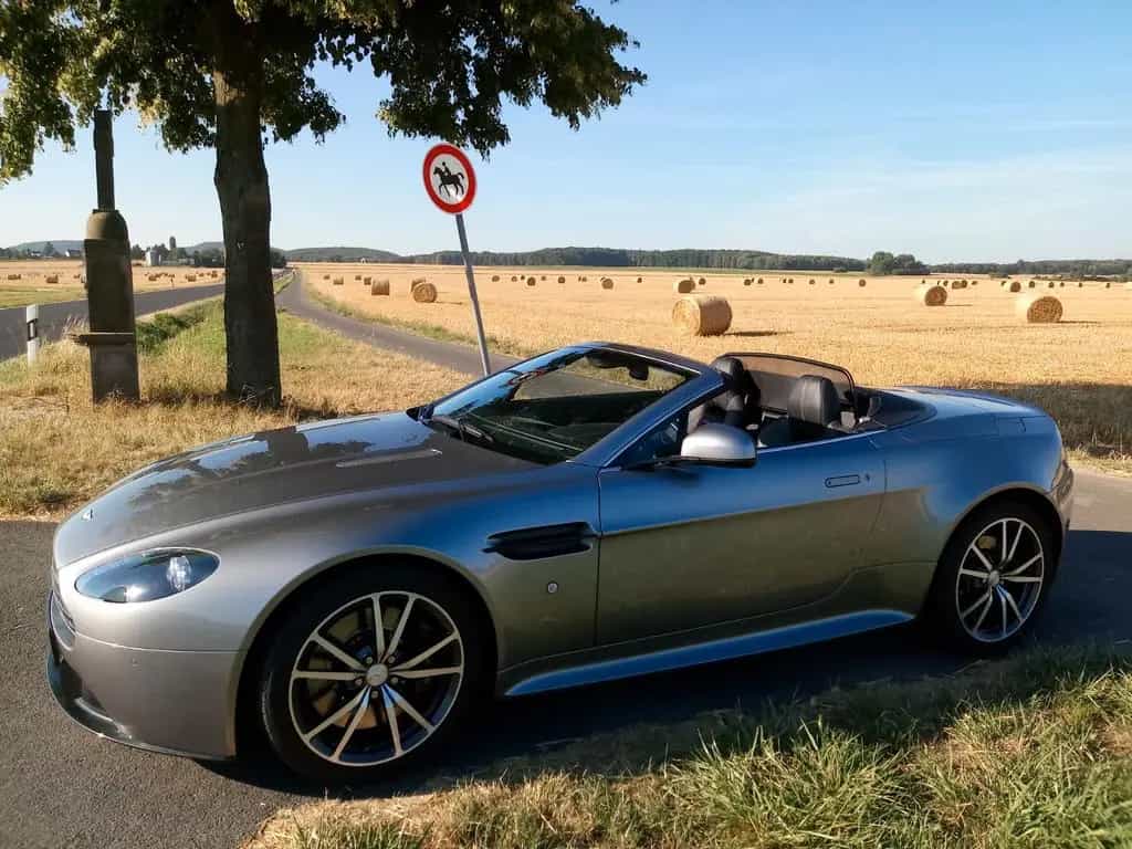 Aston Martin V8 Vantage Roadster 4.7l S Sportshift S 05/2011-photo-2