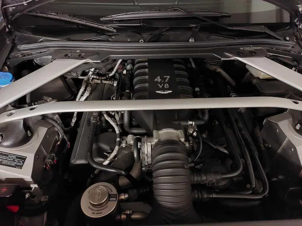 Aston Martin V8 Vantage Roadster 4.7l S Sportshift S 05/2011-photo-3