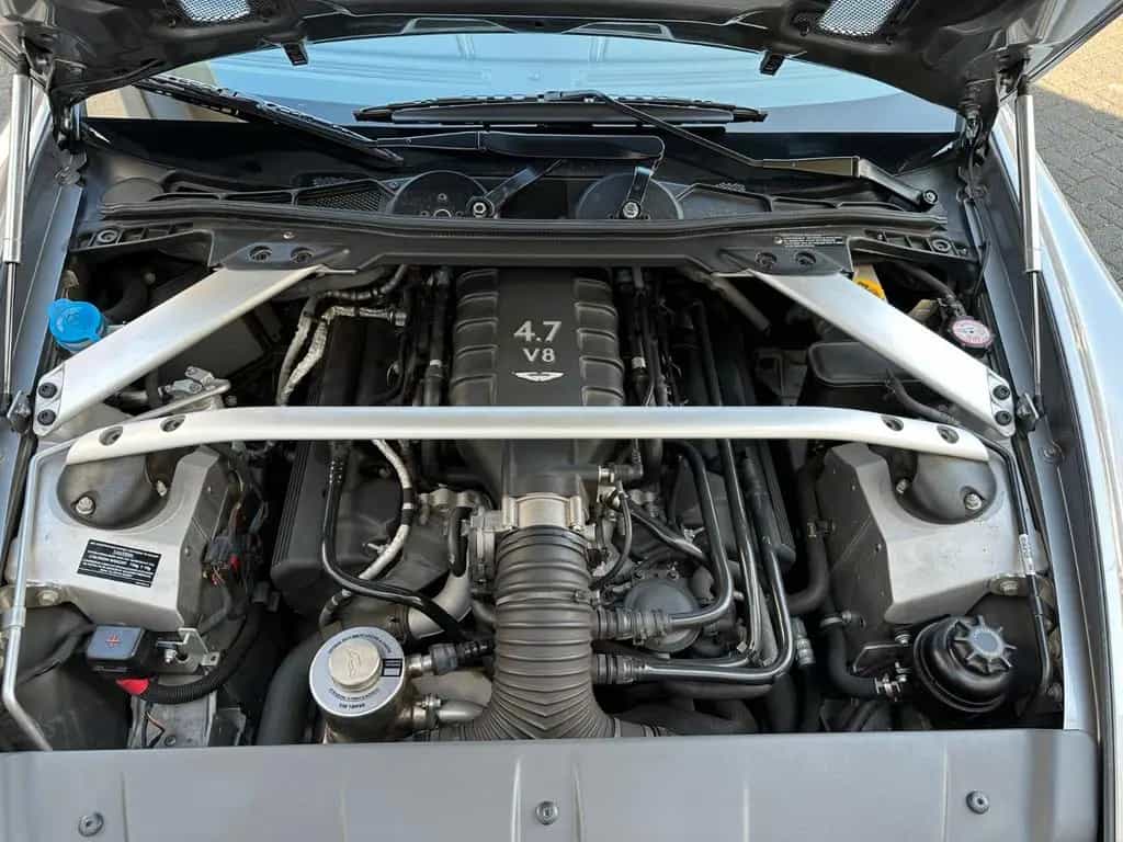 Aston Martin V8 Vantage Roadster 4.7l S Sportshift S 05/2011-photo-7
