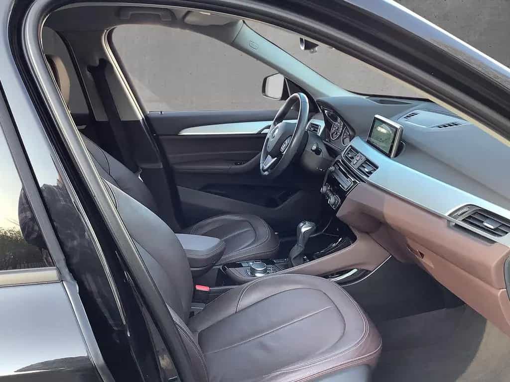 BMW X1 sDrive 18 i A xLine LED Kamera Leder HUD Navi 06/2017-photo-10